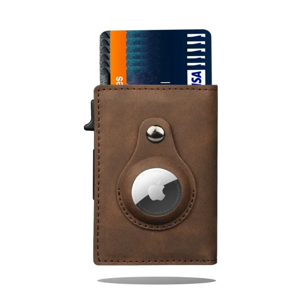 ארנק עם אייר טאג, שהוא ארנק עור חום עם מחזיק לכרטיסי אשראי.